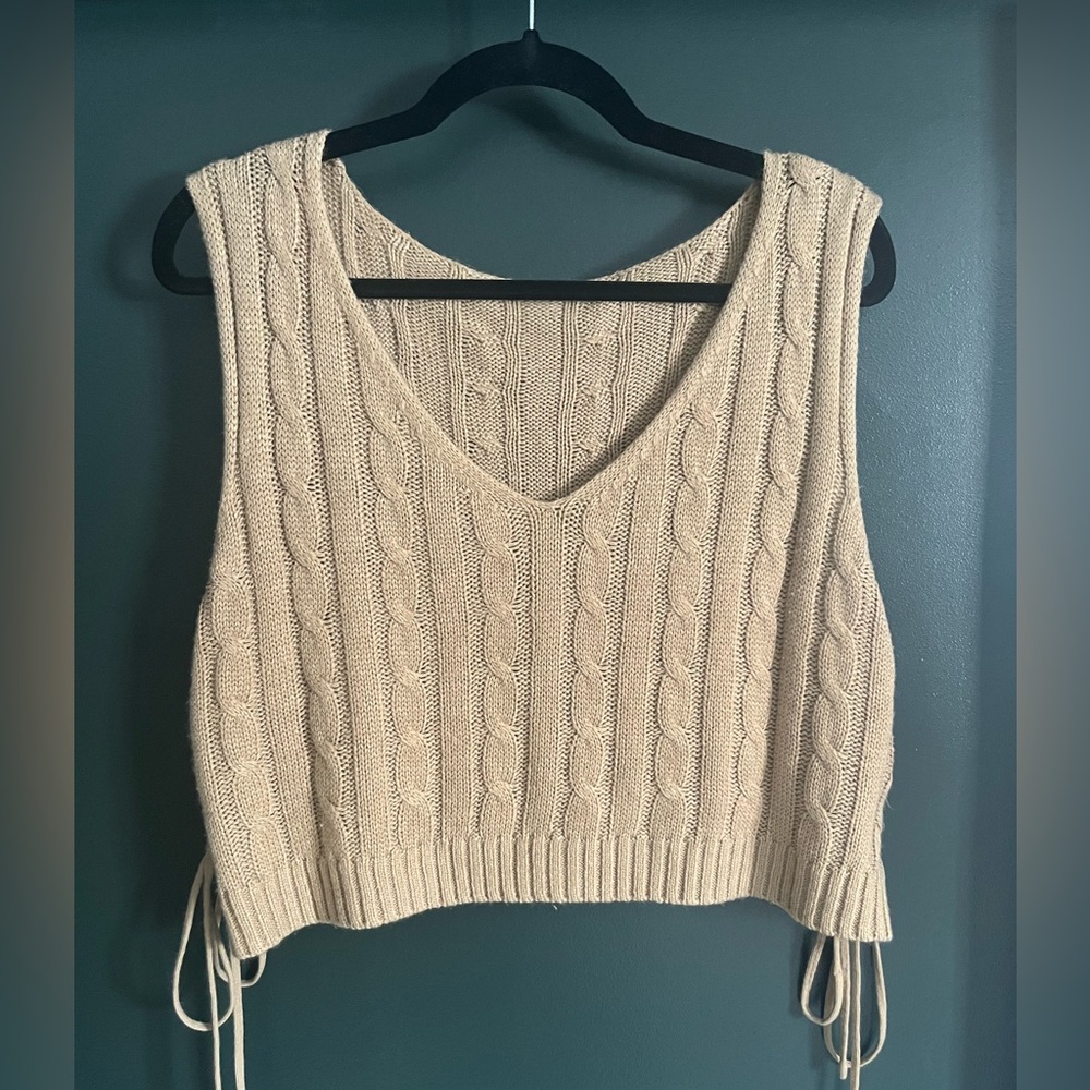 Cropped Knit Sweater Vest
